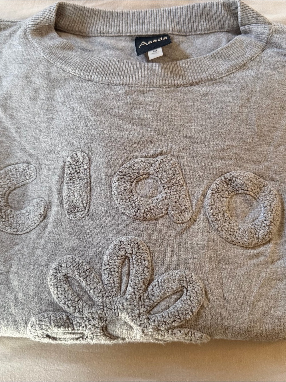 AVEDA Women's Light Gray Crewneck Sweater with Textured Appliqué